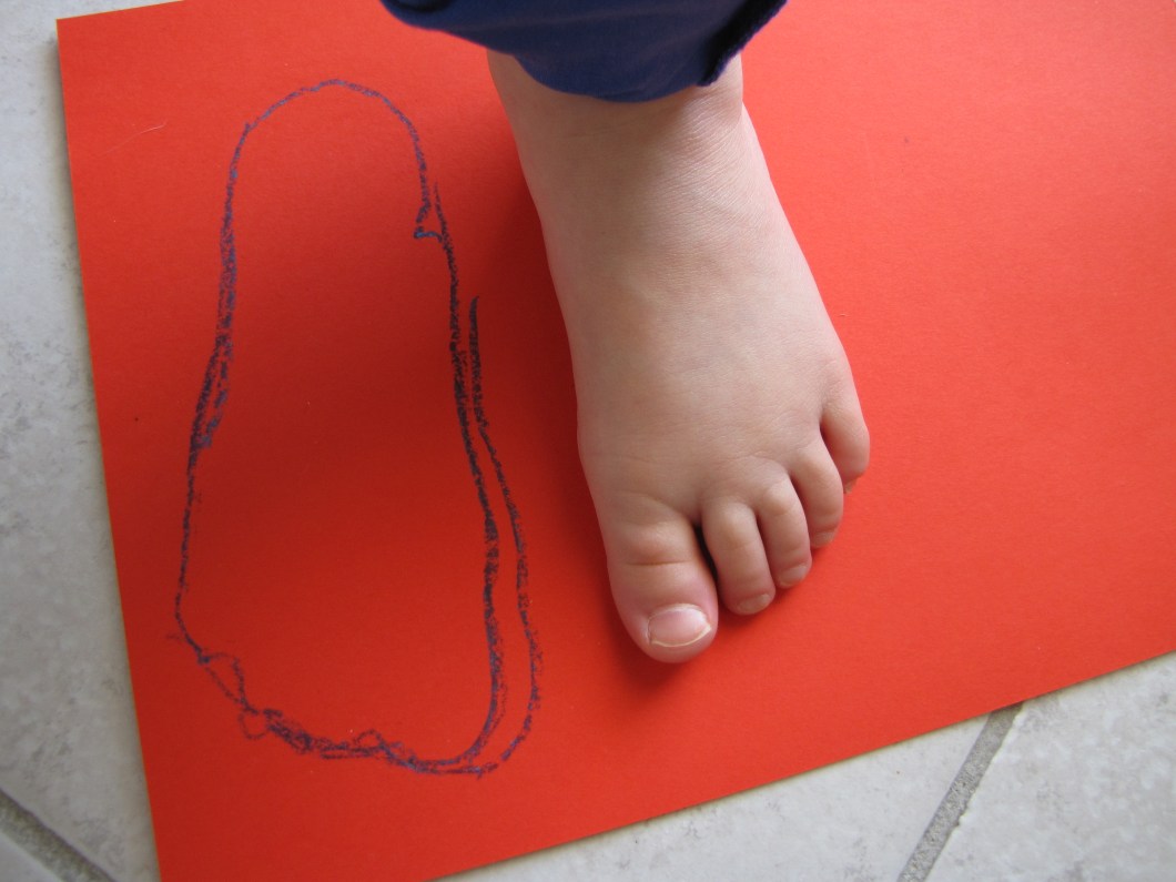 trace your child's feet