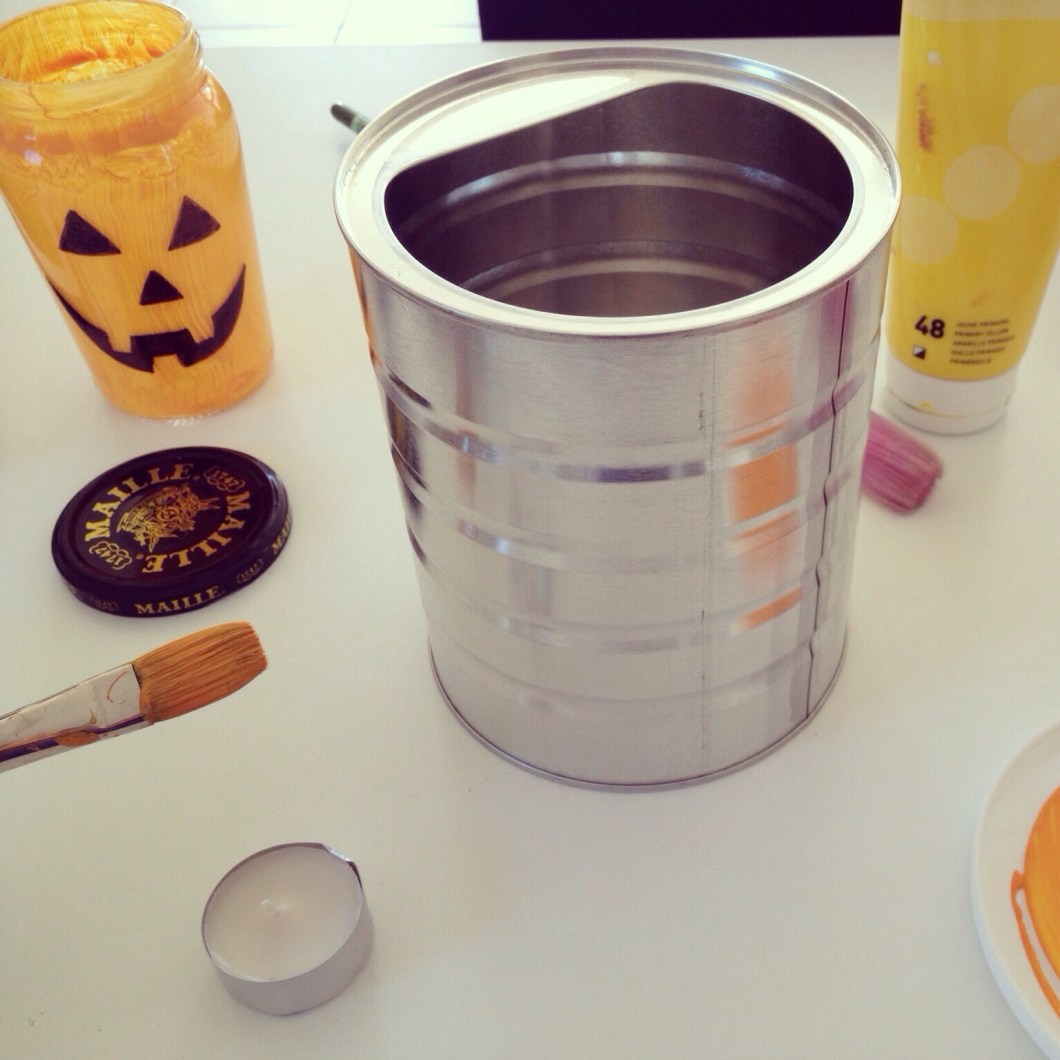 make a Halloween container from an old baby formula container